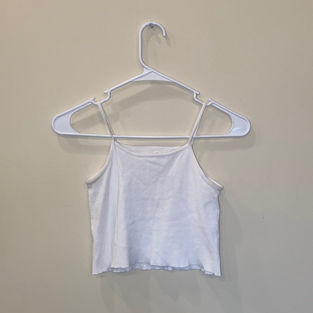 cute white tank top🤍💮 Size M fits more like a S